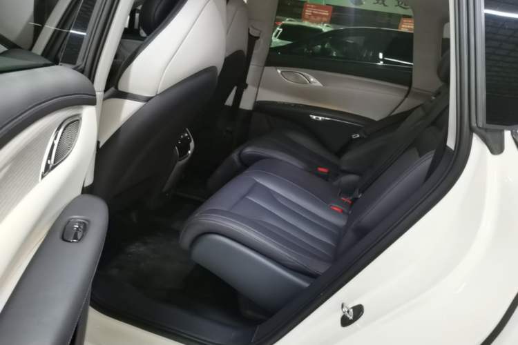 Used IM LS7 2023 90 kWh Elite Rear-Drive Version Left Rear Seat