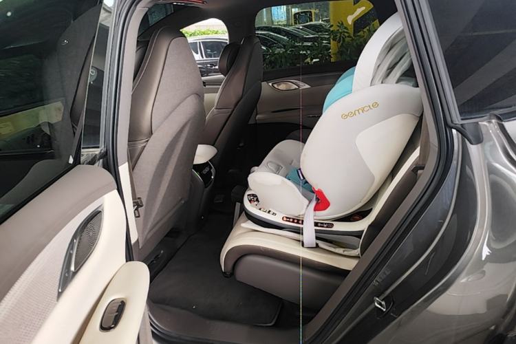 Used IM LS7 2023 100kWh Lux Rear-Drive Version Left Rear Seat