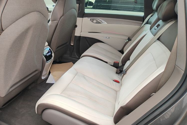 Used IM LS7 2023 100kWh Lux Rear-Drive Version Left Rear Seat