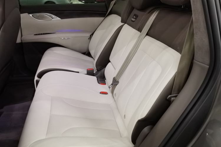 Used IM LS7 2023 100kWh Lux All-Wheel-Drive Version Left Rear Seat