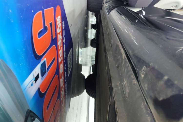 Used IM LS7 2023 90 kWh Elite Rear-Drive Version Left Side Sill