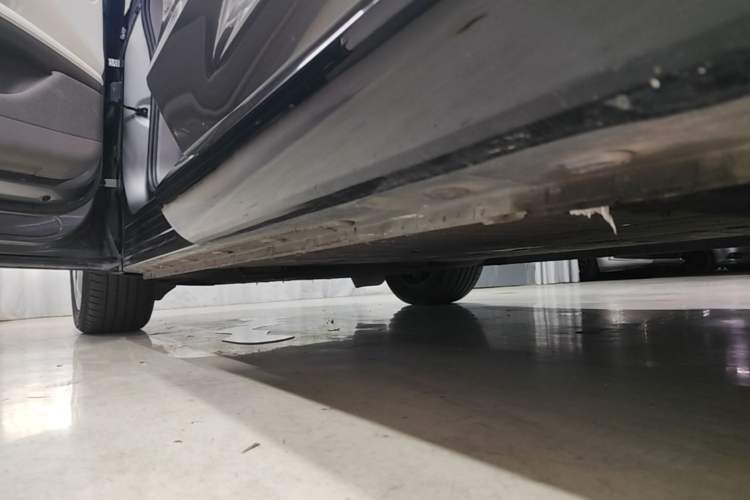 Used IM LS7 2023 77 kWh Urban Fit Rear-Wheel Drive Left Side Sill