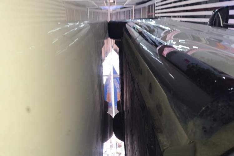 Used IM LS7 2023 90 kWh Elite Rear-Drive Version Left Side Sill