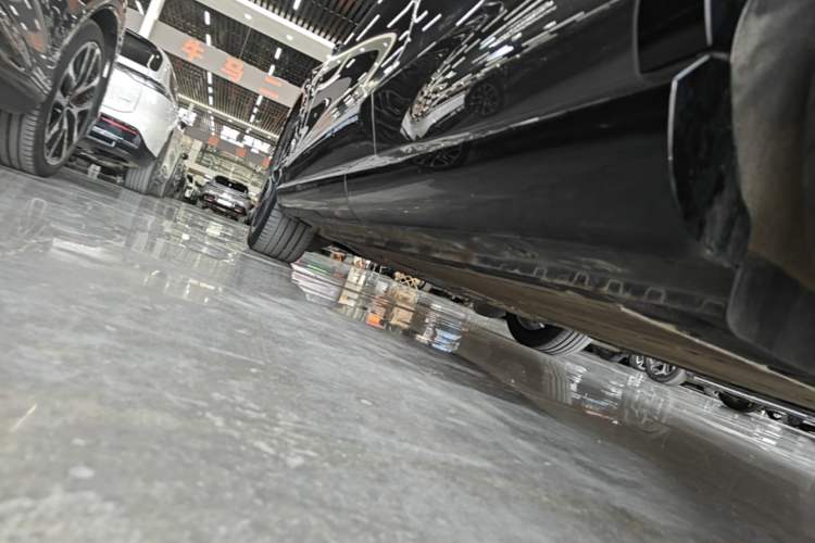 Used IM LS7 2023 100kWh Lux All-Wheel-Drive Version Left Side Sill