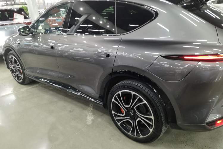 Used IM LS7 2023 100kWh Lux All-Wheel-Drive Version Left Side