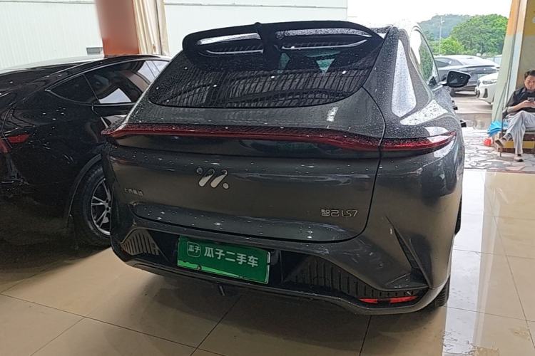 Used IM LS7 2023 90 kWh Elite Rear-Drive Version Rear