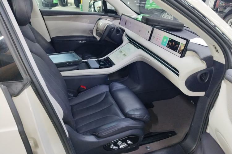 Used IM LS7 2023 90 kWh Elite Rear-Drive Version Right Front Seat
