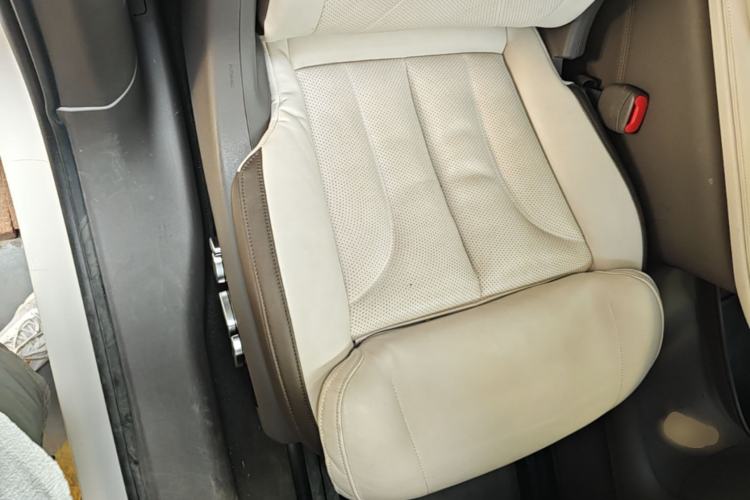 Used IM LS7 2023 100kWh Pro All-Wheel-Drive Version Right Front Seat