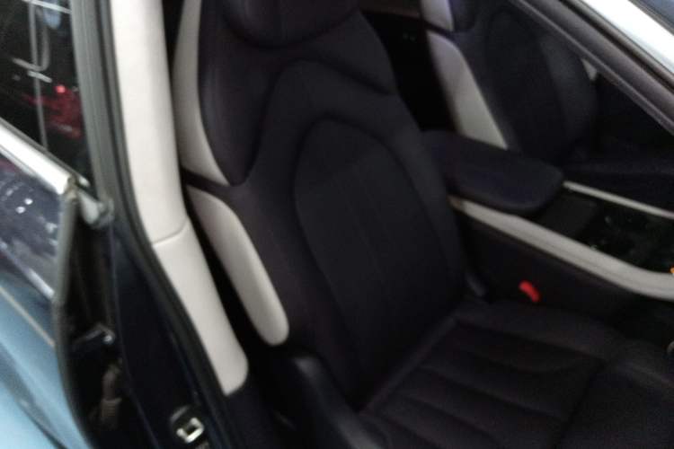Used IM LS7 2023 100kWh Pro All-Wheel-Drive Version Right Front Seat
