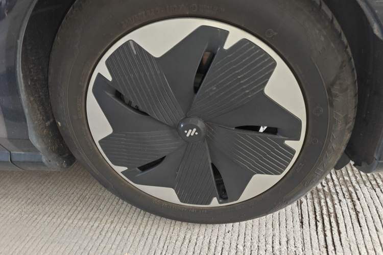 Used IM LS7 2023 90 kWh Elite Rear-Drive Version Right Front Wheel Hub