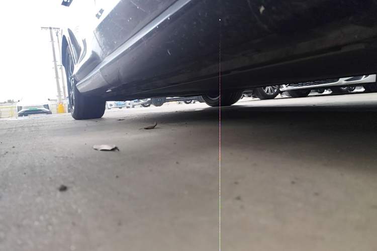 Used IM LS7 2023 100kWh Lux Rear-Drive Version Right Side Sill