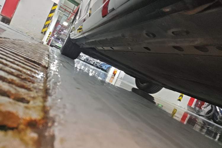 Used IM LS7 2023 77 kWh Urban Fit Rear-Wheel Drive Right Side Sill