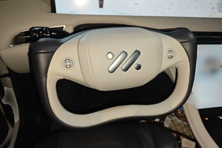 Used IM LS7 2023 90 kWh Elite Rear-Drive Version Steering Wheel