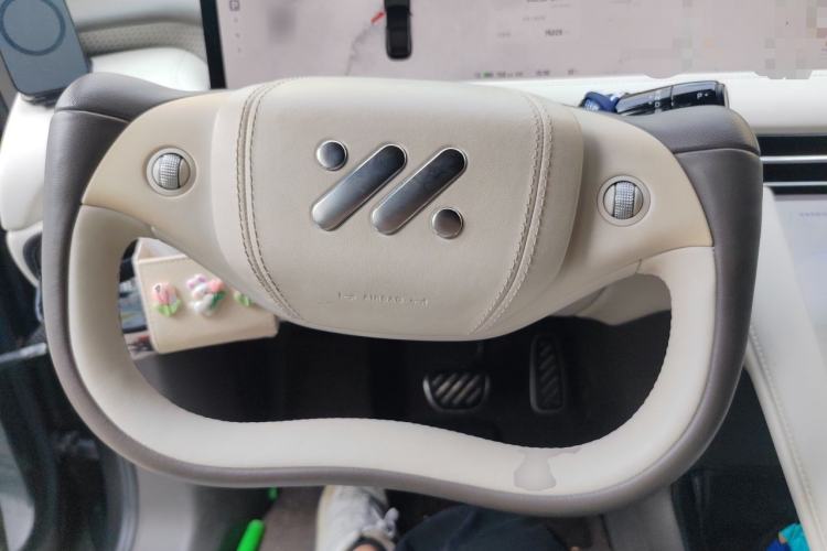 Used IM LS7 2023 100kWh Lux Rear-Drive Version Steering Wheel