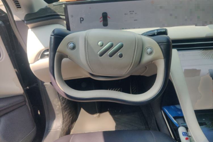 Used IM LS7 2023 90 kWh Elite Rear-Drive Version Steering Wheel