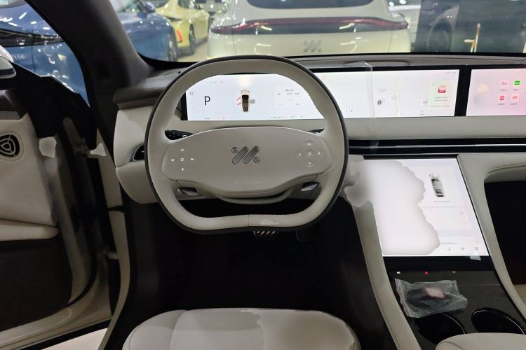 Used IM LS7 2023 90 kWh Elite All-Wheel-Drive Version Steering Wheel