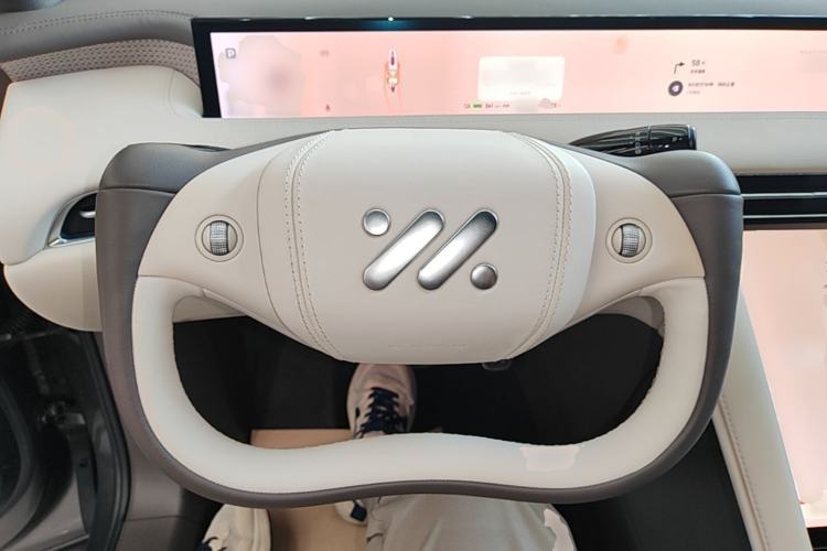 Used IM LS7 2023 100kWh Lux Rear-Drive Version Steering Wheel