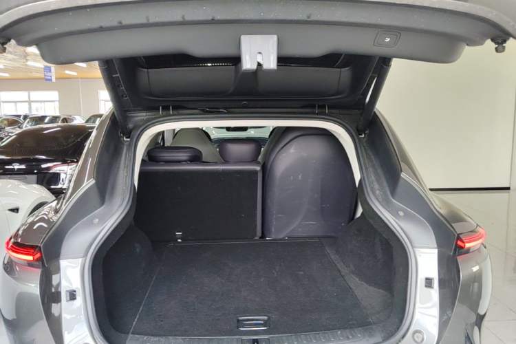 Used IM LS7 2023 90 kWh Elite Rear-Drive Version Trunk