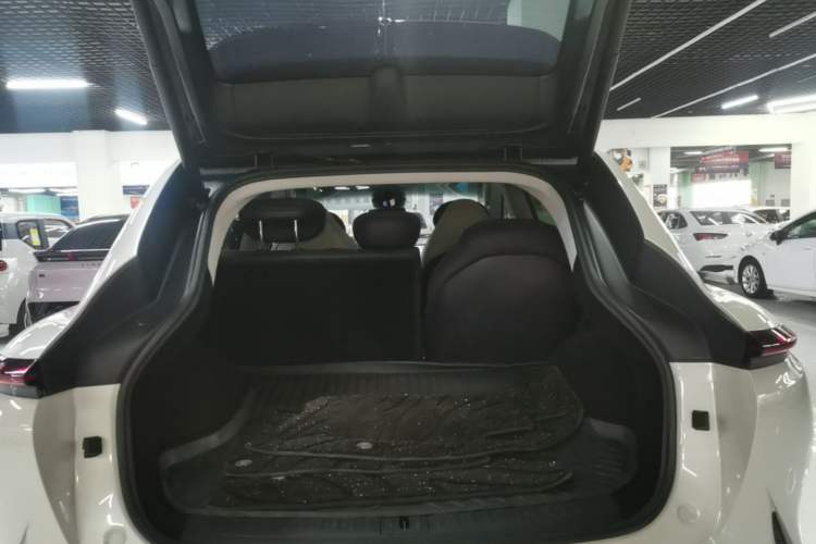 Used IM LS7 2023 90 kWh Elite Rear-Drive Version Trunk
