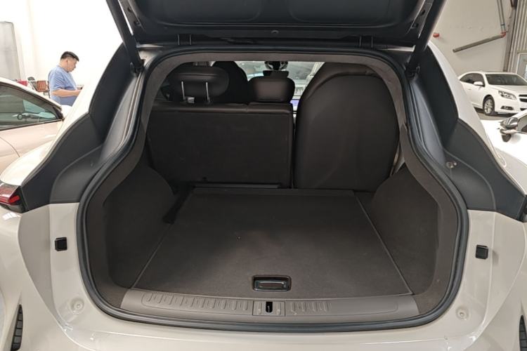 Used IM LS7 2023 100kWh Pro All-Wheel-Drive Version Trunk