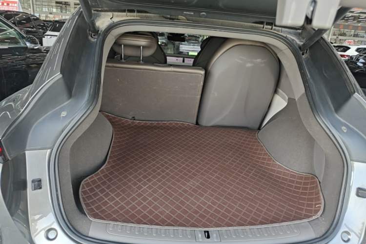 Used IM LS7 2023 100kWh Lux All-Wheel-Drive Version Trunk