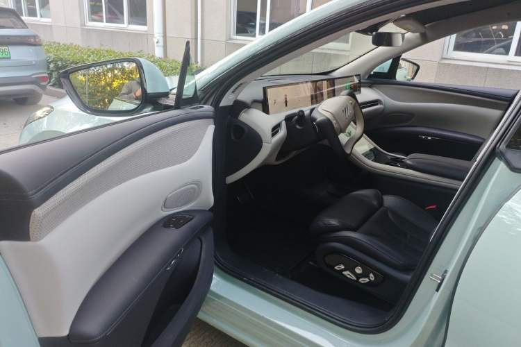Used IM LS7 2023 90 kWh Elite Rear-Drive Version Driver Seat
