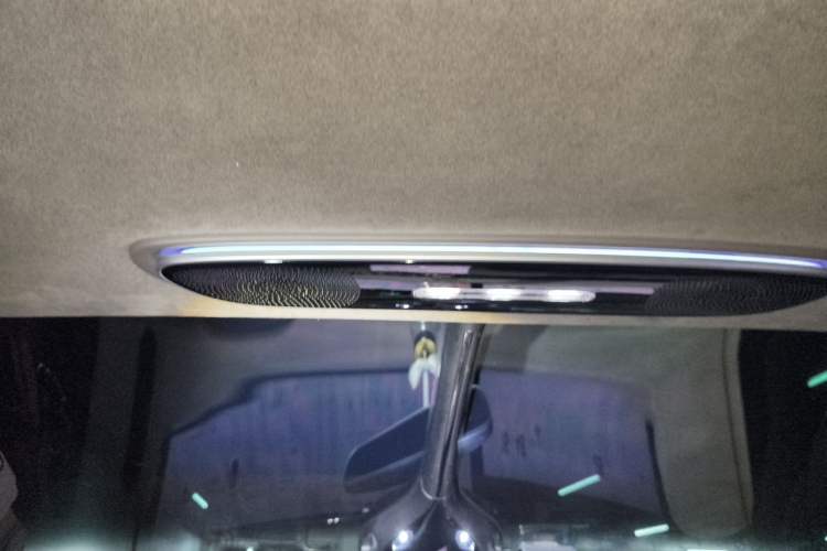 Used IM LS7 2023 100kWh Pro All-Wheel-Drive Version Headliner