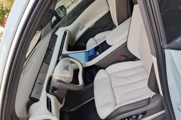 Used IM LS7 2023 100kWh Pro All-Wheel-Drive Version Left Front Seat