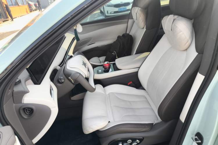 Used IM LS7 2023 90 kWh Elite Rear-Drive Version Left Front Seat