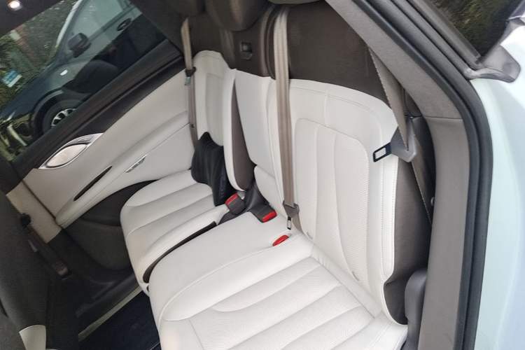 Used IM LS7 2023 100kWh Pro All-Wheel-Drive Version Left Rear Seat