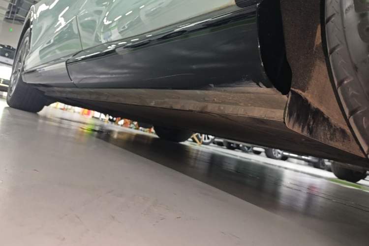 Used IM LS7 2023 90 kWh Elite Rear-Drive Version Left Side Sill