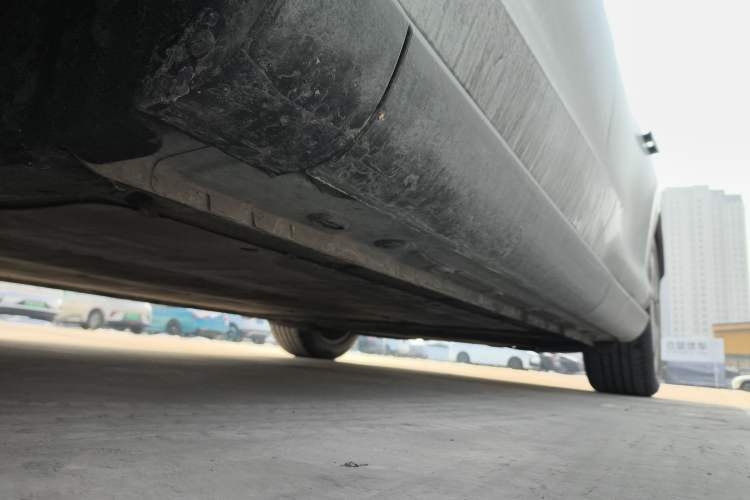 Used IM LS7 2023 90 kWh Elite Rear-Drive Version Left Side Sill