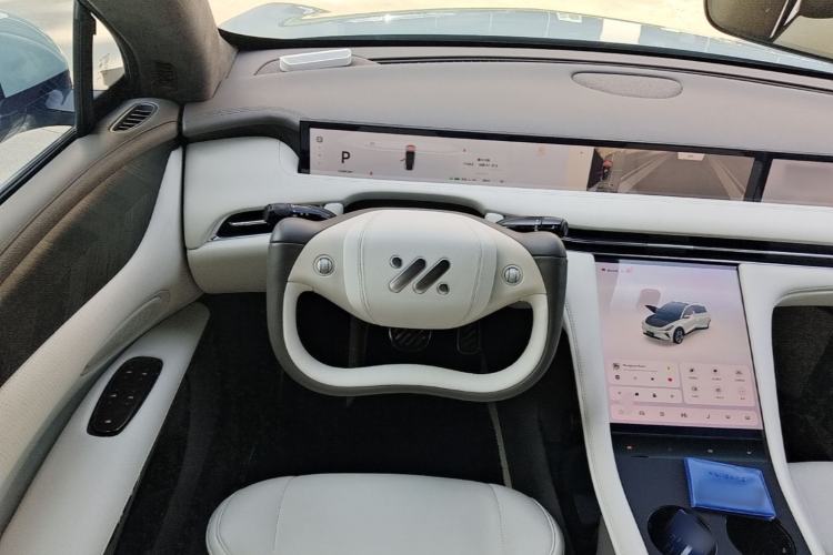 Used IM LS7 2023 100kWh Pro All-Wheel-Drive Version Steering Wheel