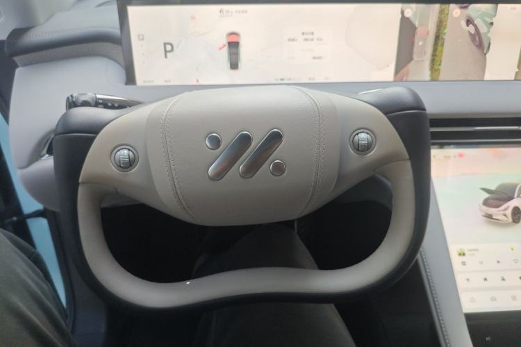 Used IM LS7 2023 90 kWh Elite Rear-Drive Version Steering Wheel