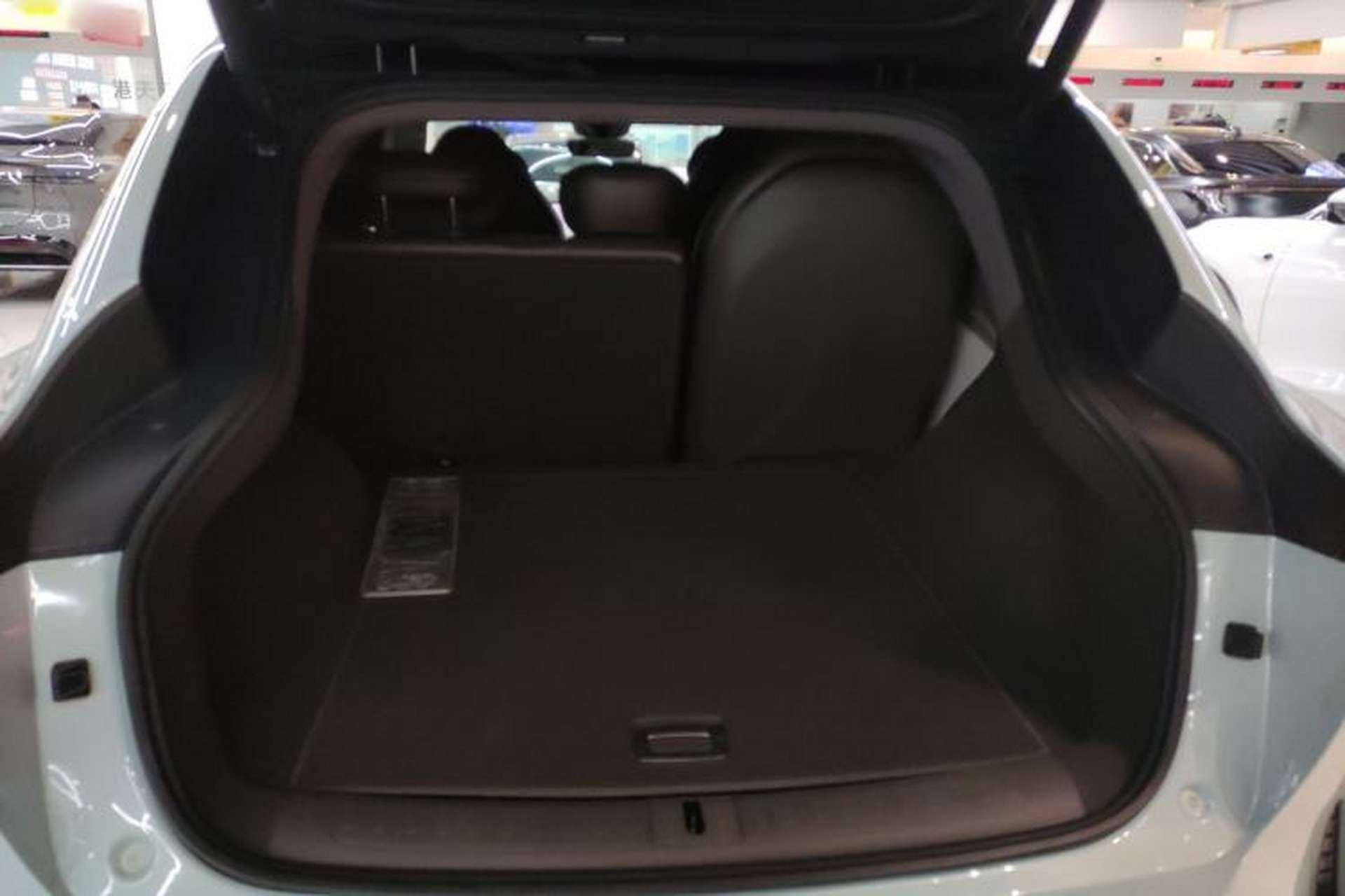 Used IM LS7 2023 90 kWh Elite Rear-Drive Version Trunk