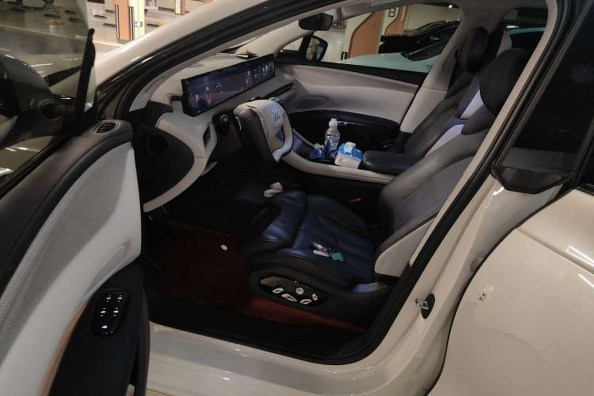Used IM LS7 2023 90 kWh Elite Rear-Drive Version Driver Seat