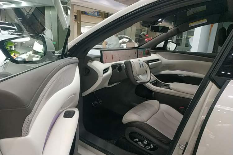 Used IM LS7 2023 90 kWh Elite Rear-Drive Version Driver Seat