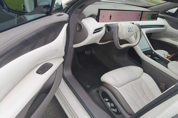 Used IM LS7 2023 90 kWh Elite Rear-Drive Version Driver Seat