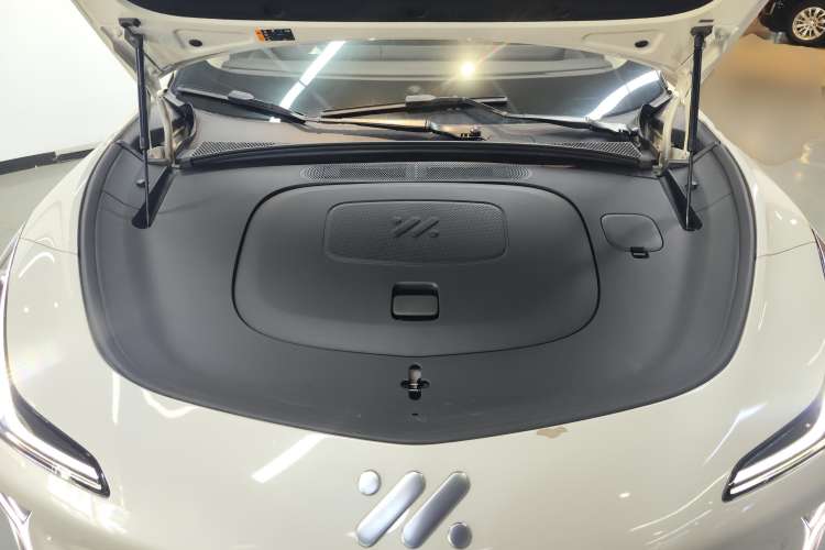 Used IM LS7 2023 77 kWh Urban Fit Rear-Wheel Drive Engine Bay