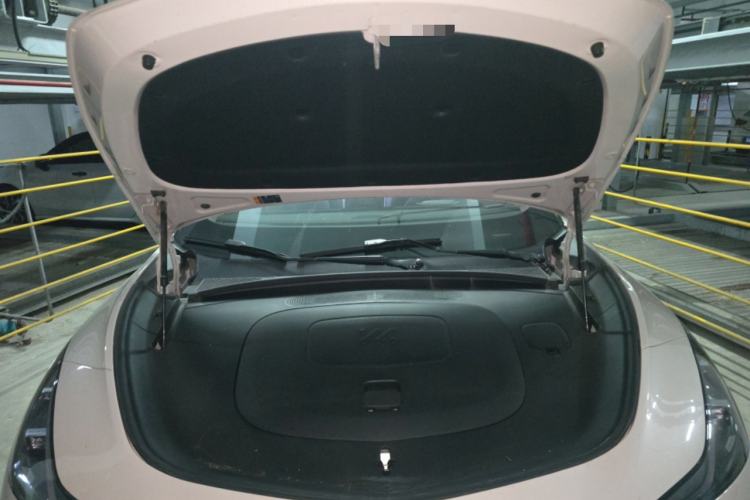 Used IM LS7 2023 90 kWh Elite Rear-Drive Version Engine Bay