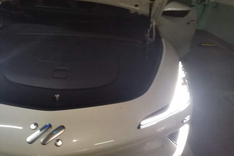 Used IM LS7 2023 90 kWh Elite Rear-Drive Version Engine Bay Left