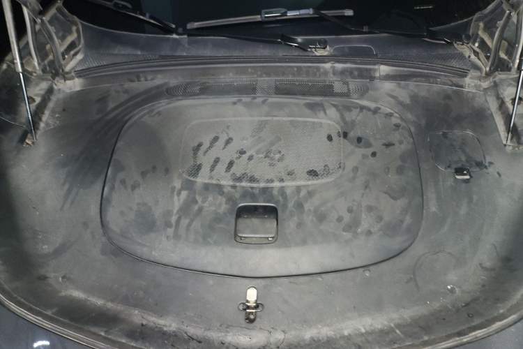 Used IM LS7 2023 90 kWh Elite Rear-Drive Version Engine Bay