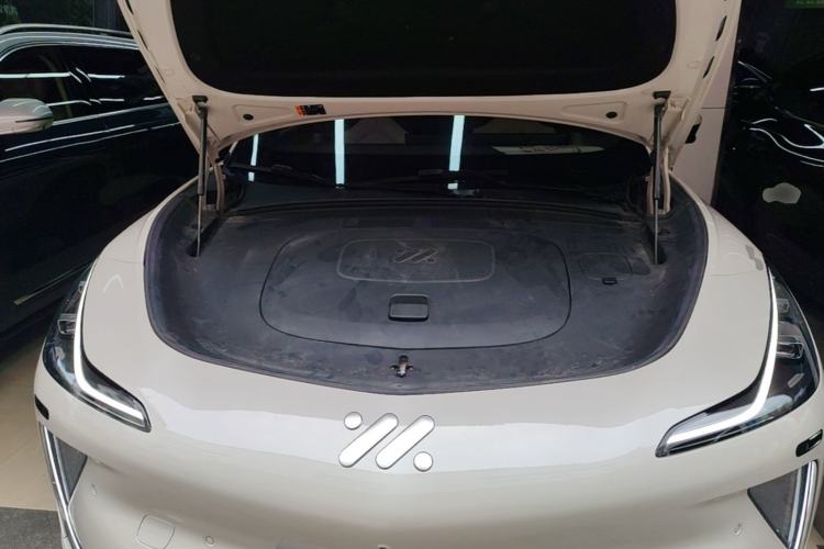 Used IM LS7 2023 90 kWh Elite All-Wheel-Drive Version Engine Bay