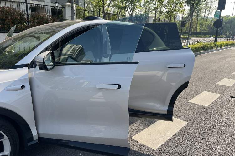 Used IM LS7 2023 100kWh Lux All-Wheel-Drive Version Exterior 7