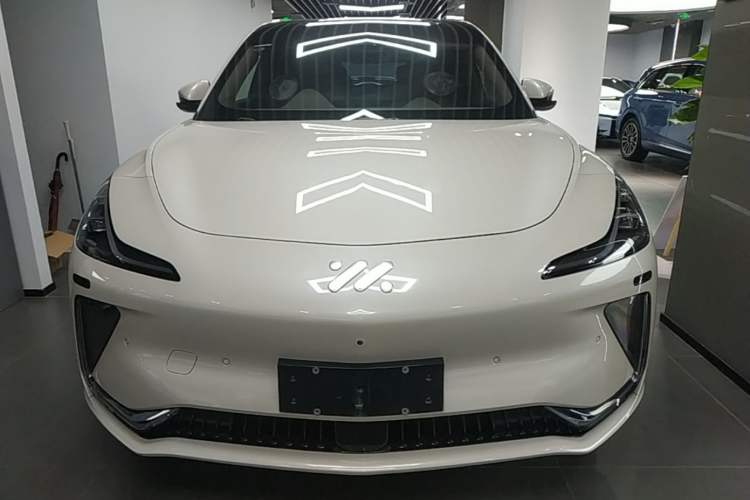 Used IM LS7 2023 90 kWh Elite Rear-Drive Version Front