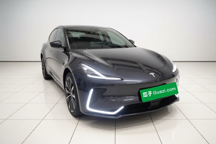 Used IM LS7 2023 90 kWh Elite Rear-Drive Version Front Right 45 Deg