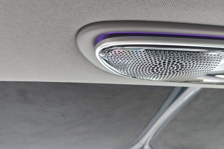 Used IM LS7 2023 90 kWh Elite Rear-Drive Version Headliner
