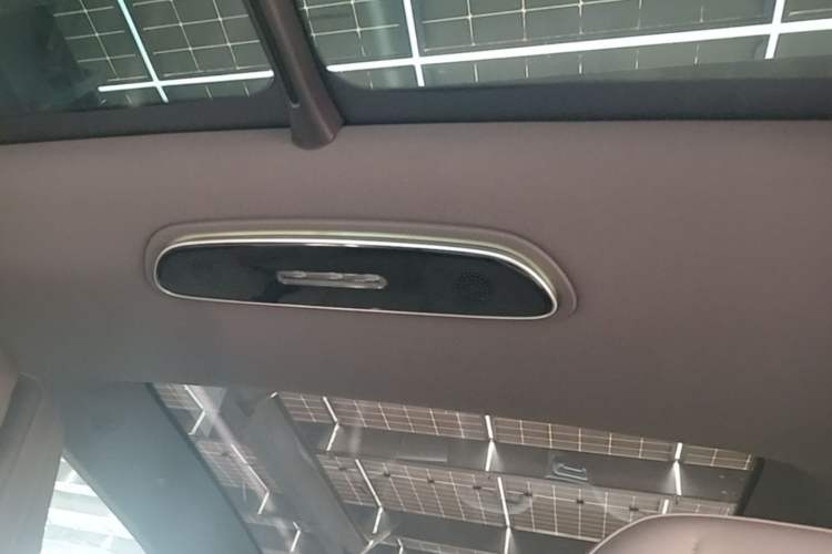 Used IM LS7 2023 77 kWh Urban Fit Rear-Wheel Drive Headliner