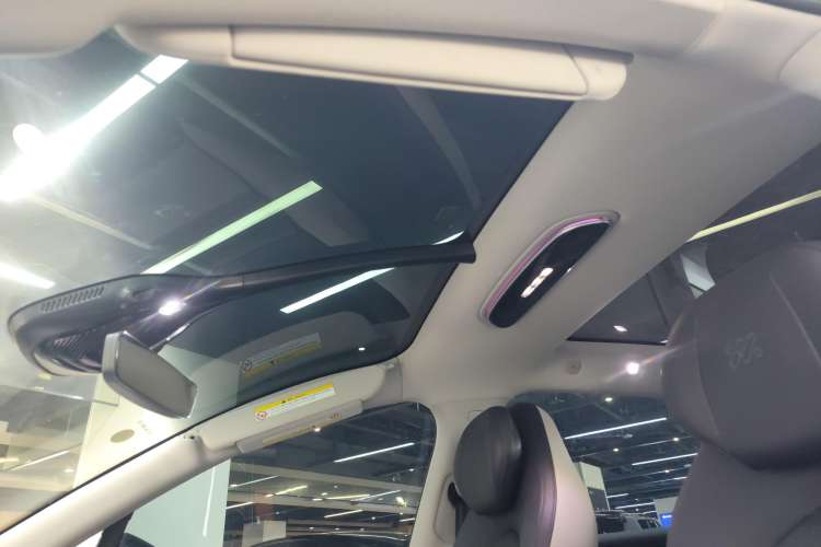 Used IM LS7 2023 77 kWh Urban Fit Rear-Wheel Drive Headliner