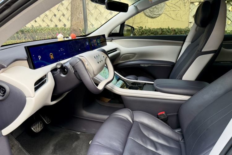 Used IM LS7 2023 90 kWh Elite Rear-Drive Version Interior 2